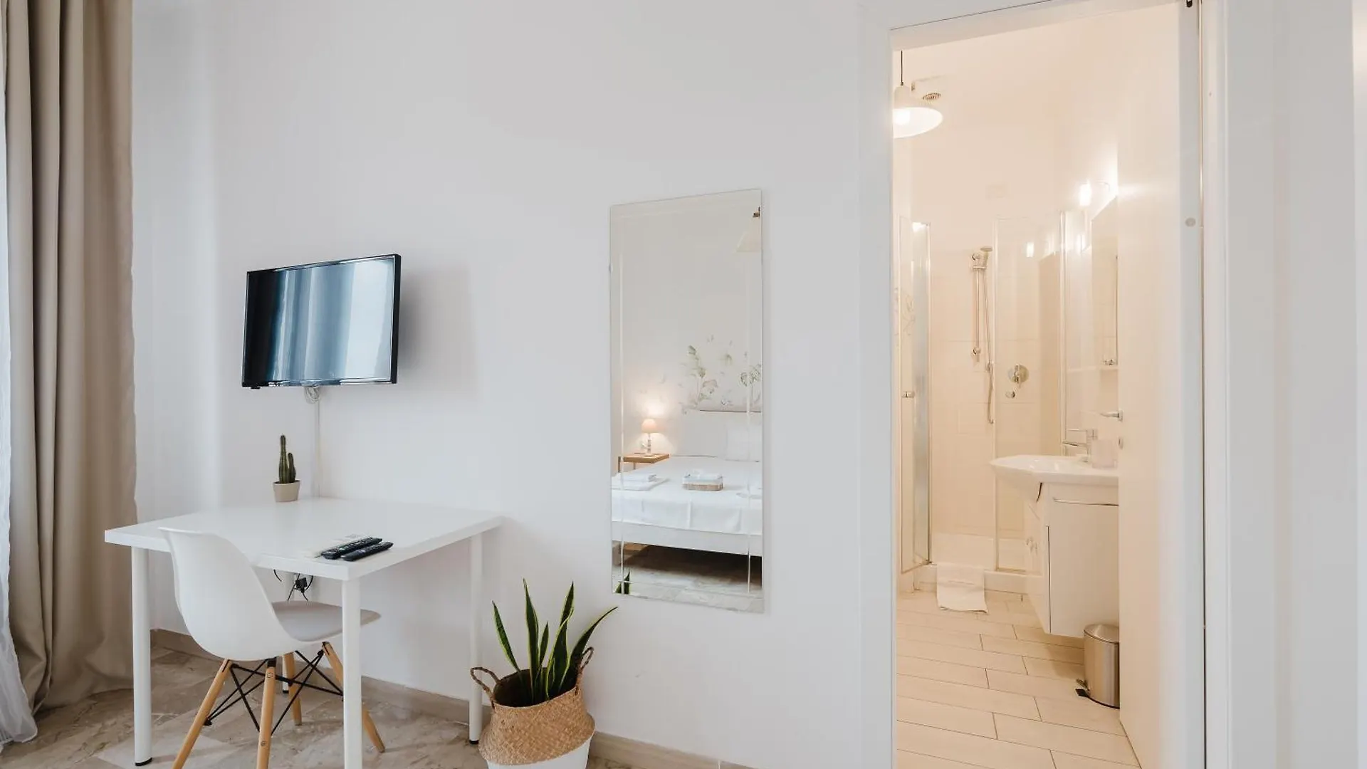 B&B La Finestra Sul Porto Porto Torres 0*,  Italia