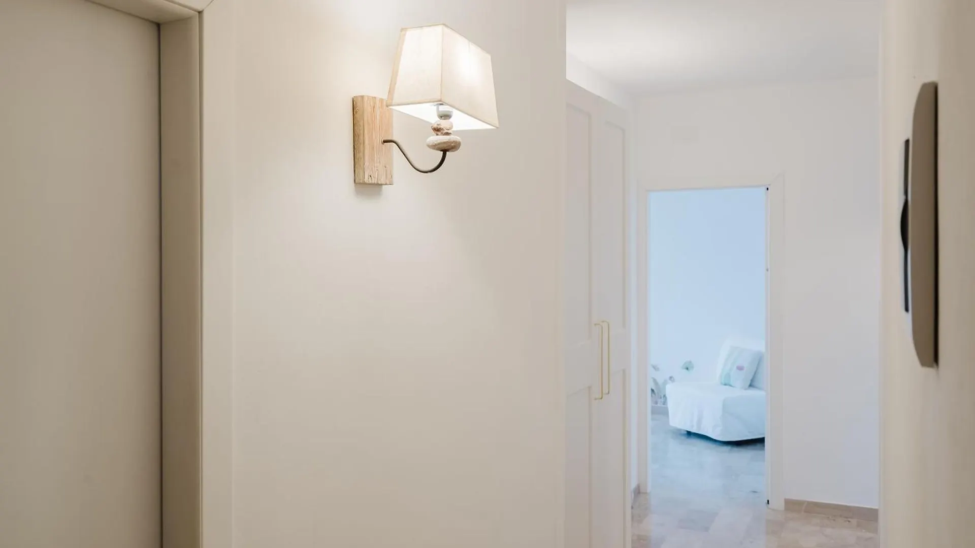 B&B La Finestra Sul Porto Porto Torres 0*,  Italia